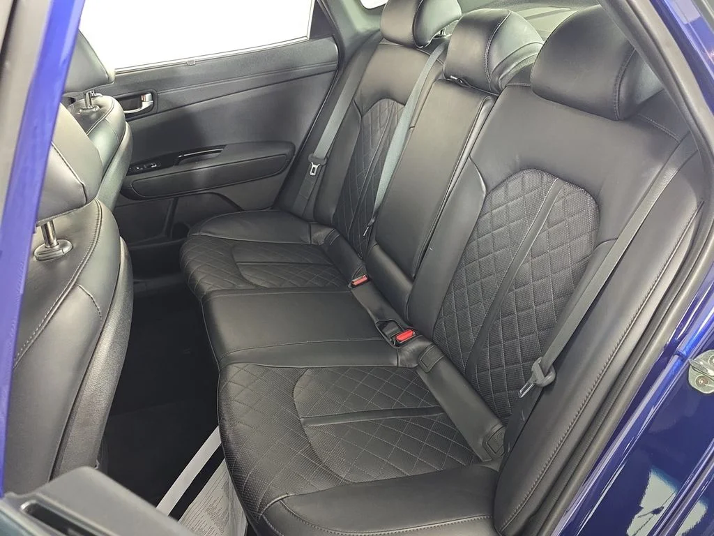 Used 2018 Horizon Blue Kia SX image 27