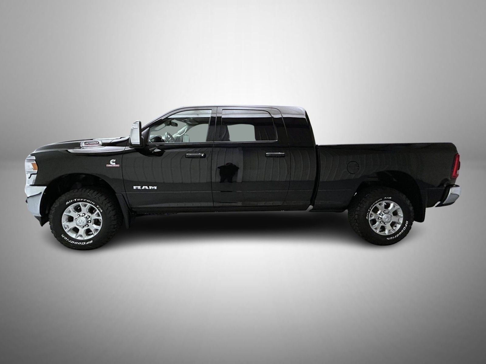Used 2024 Black Ram Laramie image 8