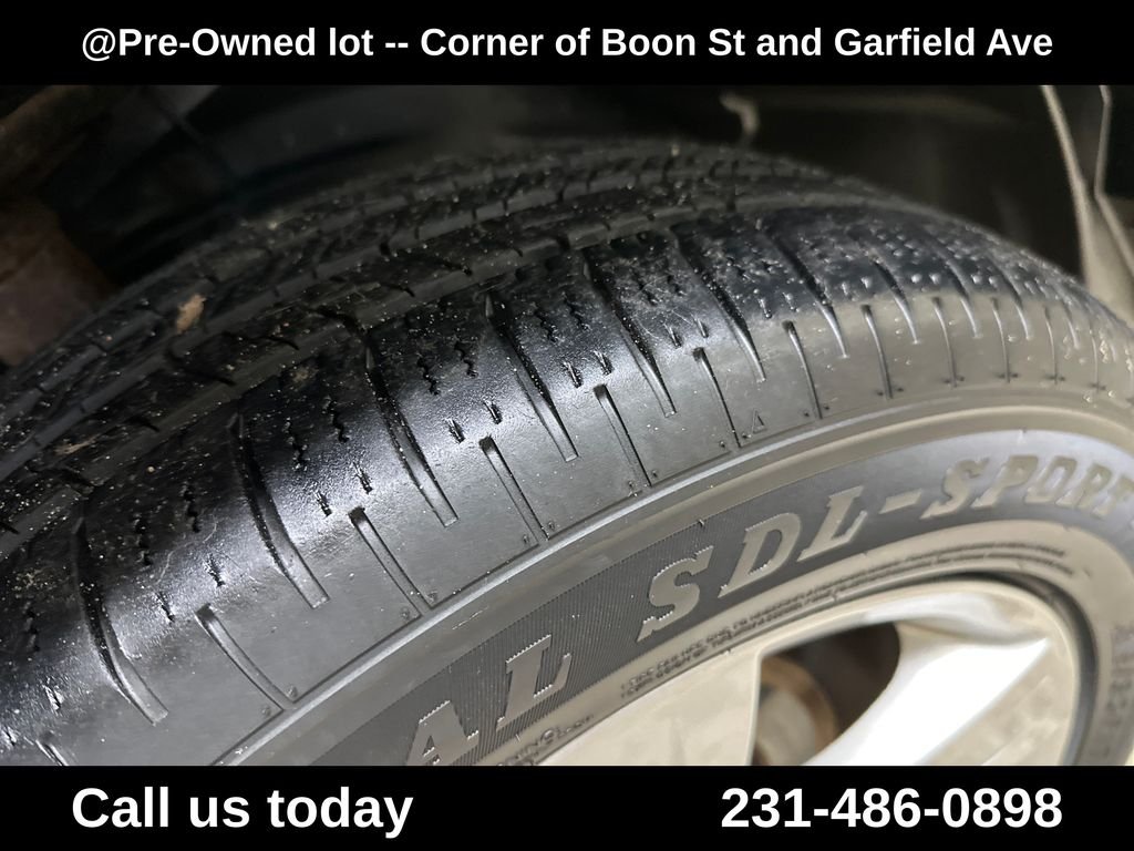 Used 2014 Gray Jeep Latitude image 12