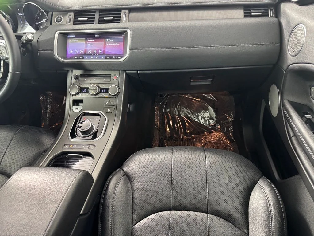 Used 2019 Narvik Black Land Rover SE image 22