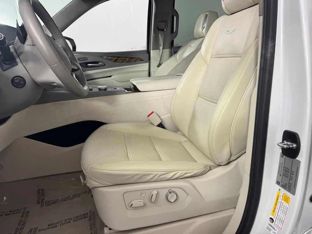 Used 2024 Crystal White Tricoat Cadillac Sport Platinum image 12