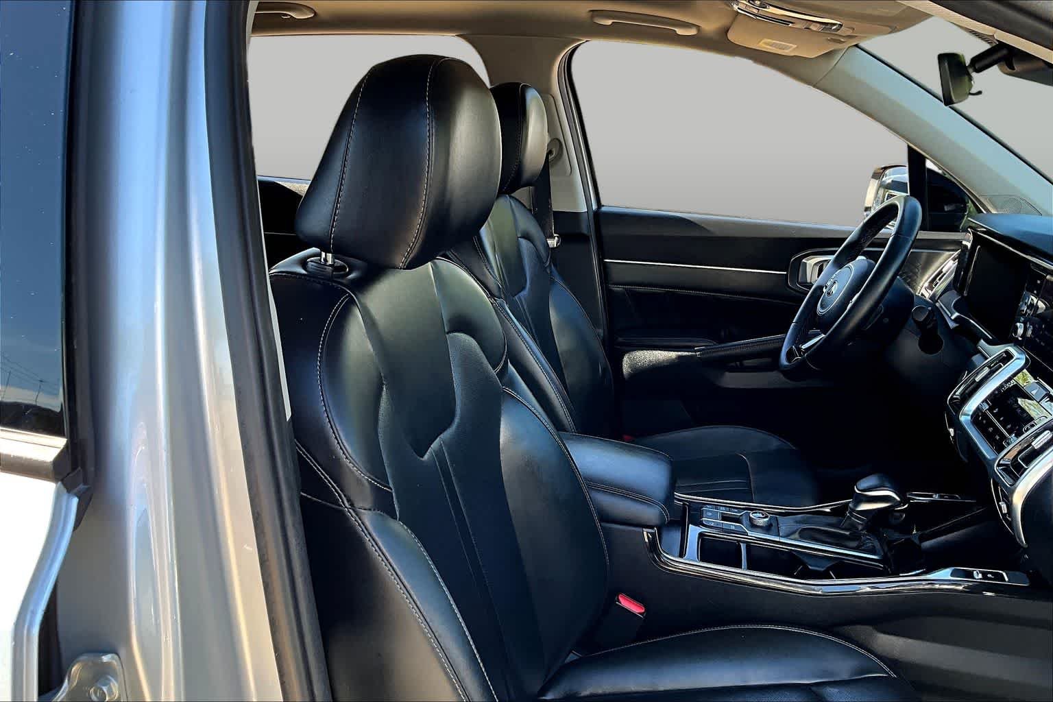 Used 2021 Sparkling Silver Kia SX image 9