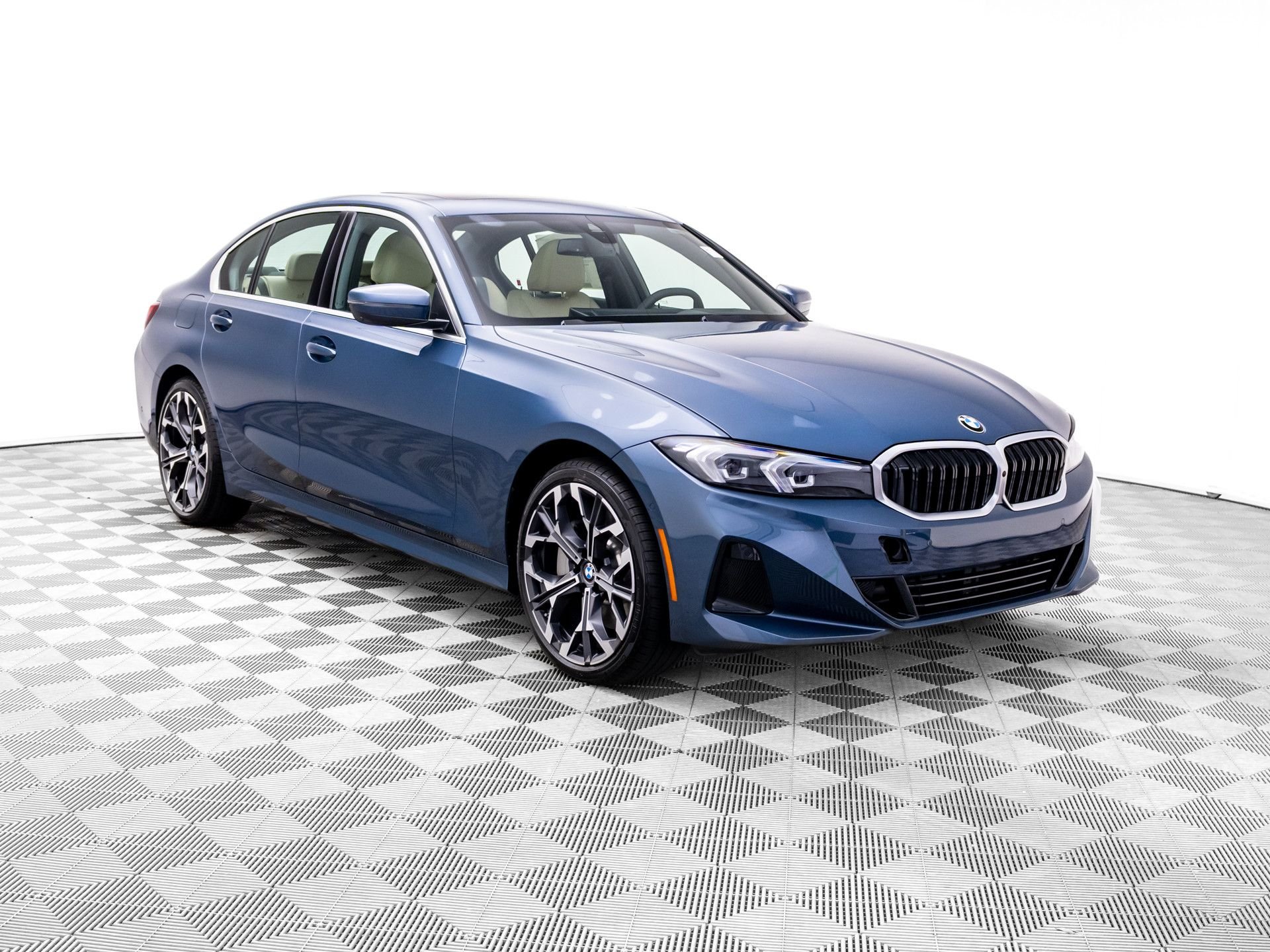 New 2026 Arctic Race Blue metallic BMW 330i xDrive image 9