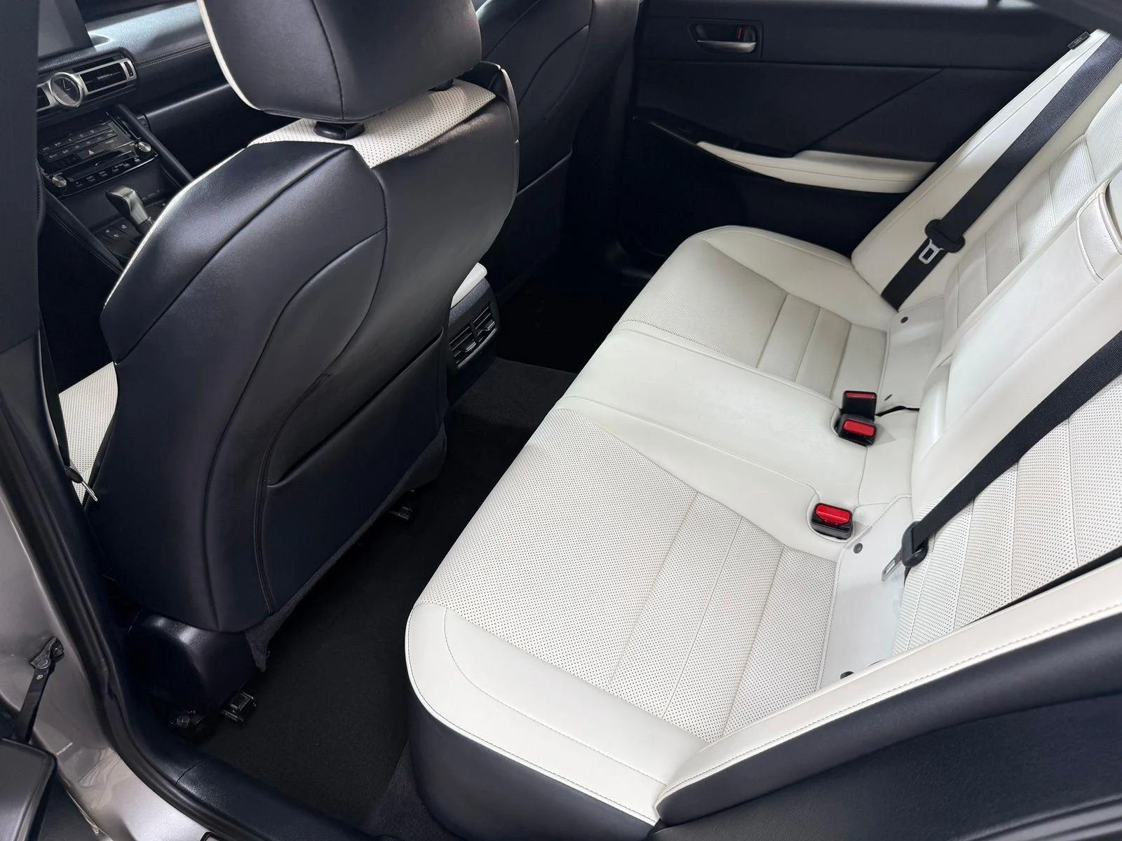 Used 2022 Atomic Silver Lexus IS 350 F SPORT image 37