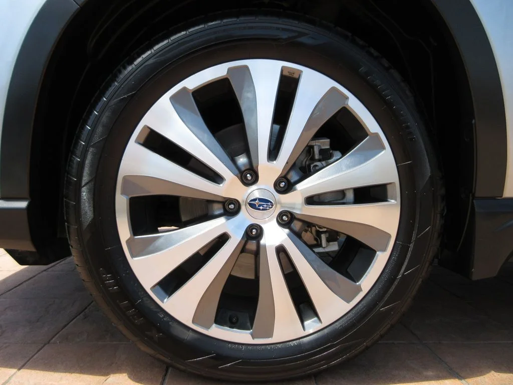 Certified Used 2021 Ice Silver Metallic Subaru Limited image 8
