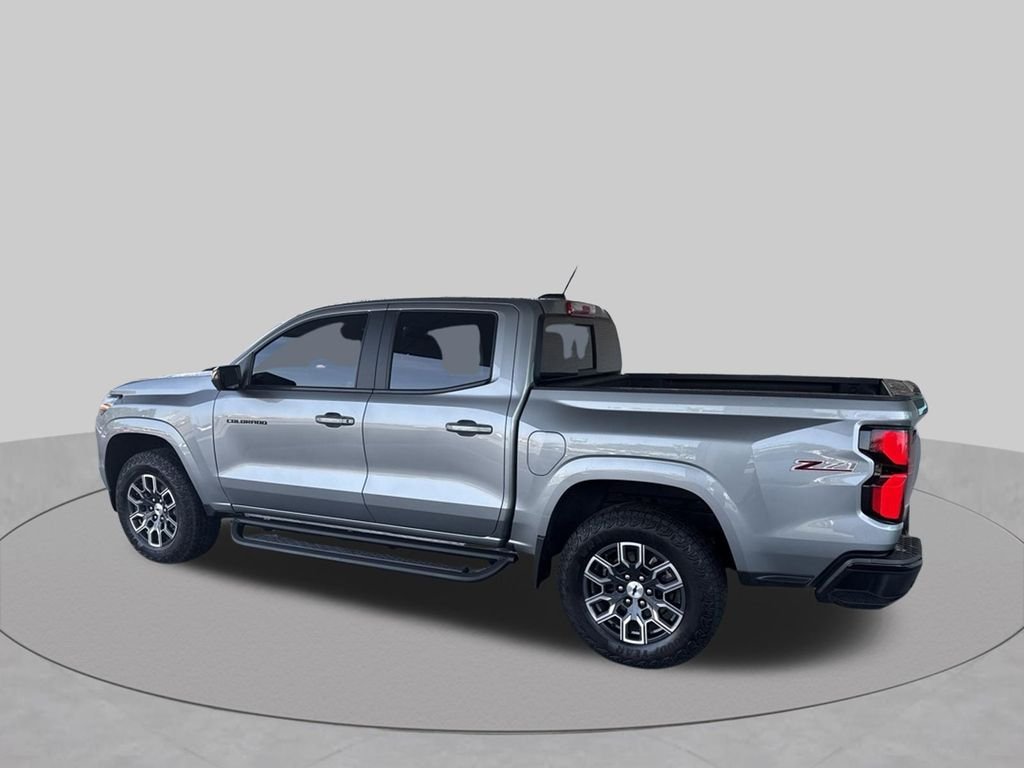 Used 2025 Gray Chevrolet Z71 image 4