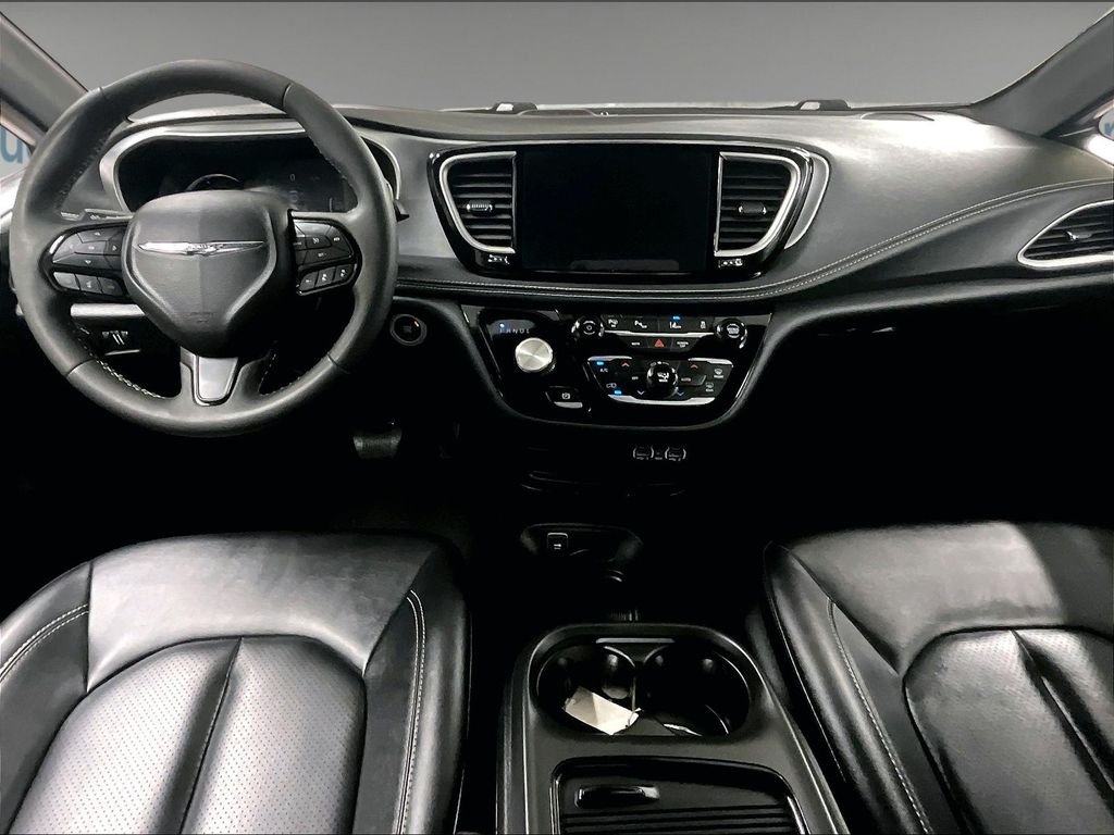 Used 2024 White Chrysler Select S Appearance image 21
