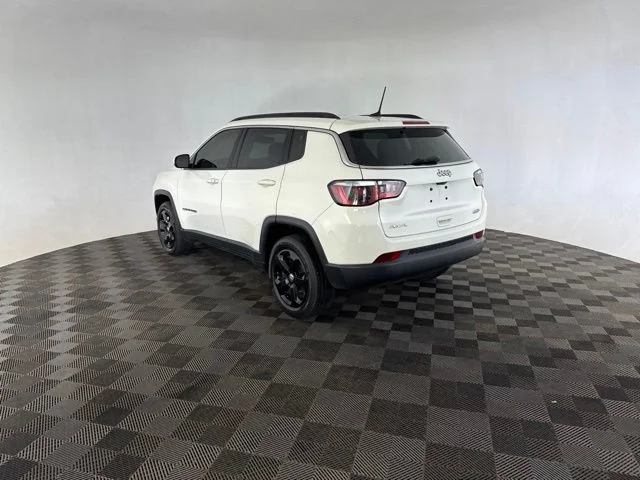 Used 2020 White Jeep Latitude image 7
