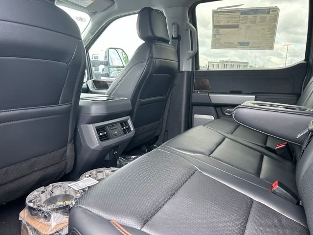 New 2026 Glacier Gray Metallic Tri-Coat Ford F-250® Lariat® image 19