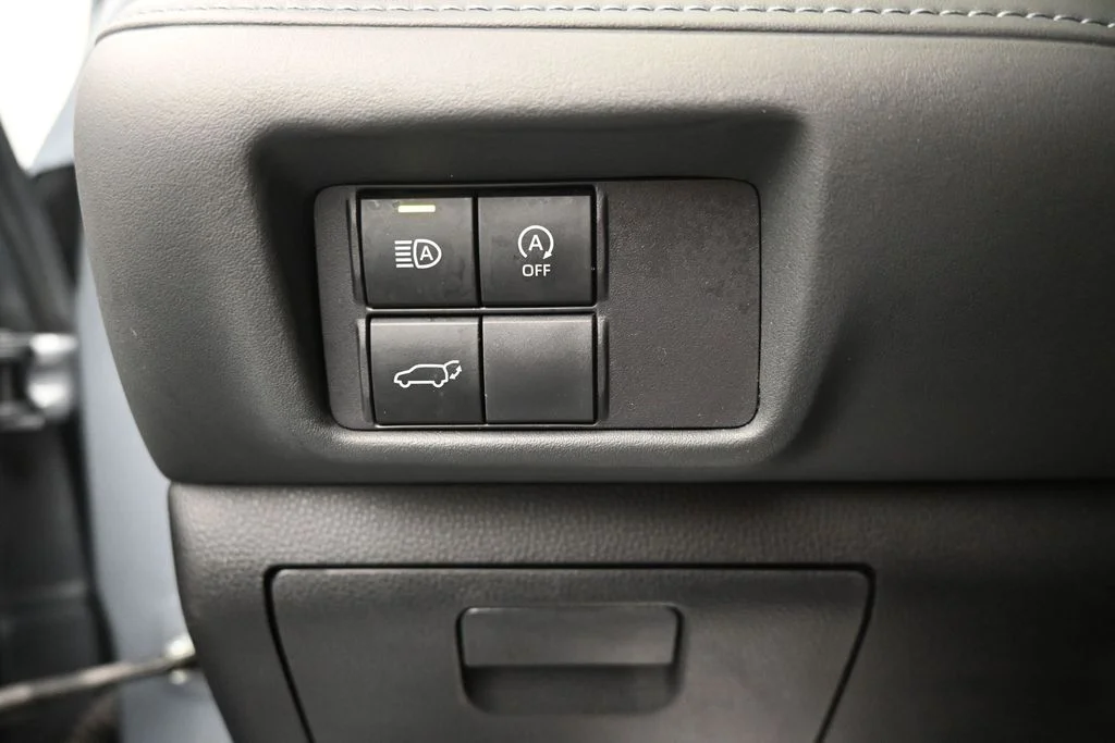 Used 2023  Toyota XLE image 20