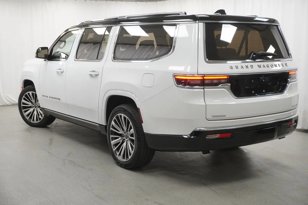 Used 2023 White Jeep Series III image 29