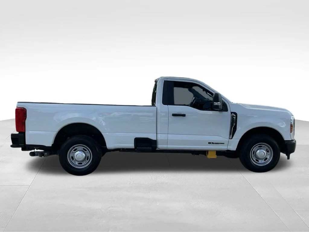 Used 2026 White Ford XL image 8