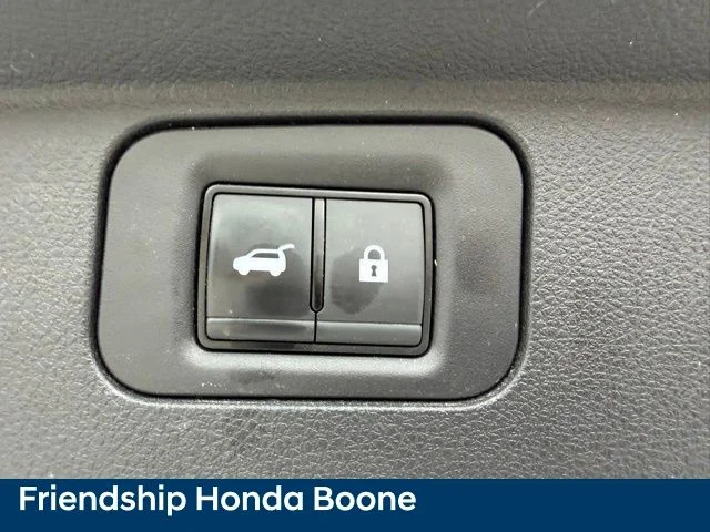 Used 2025 White Nissan Platinum Reserve image 49