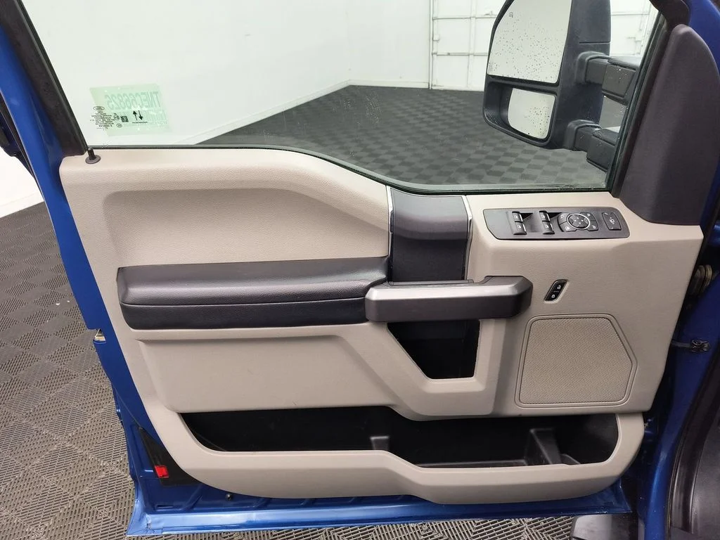 Used 2022 Atlas Blue Ford XLT image 13