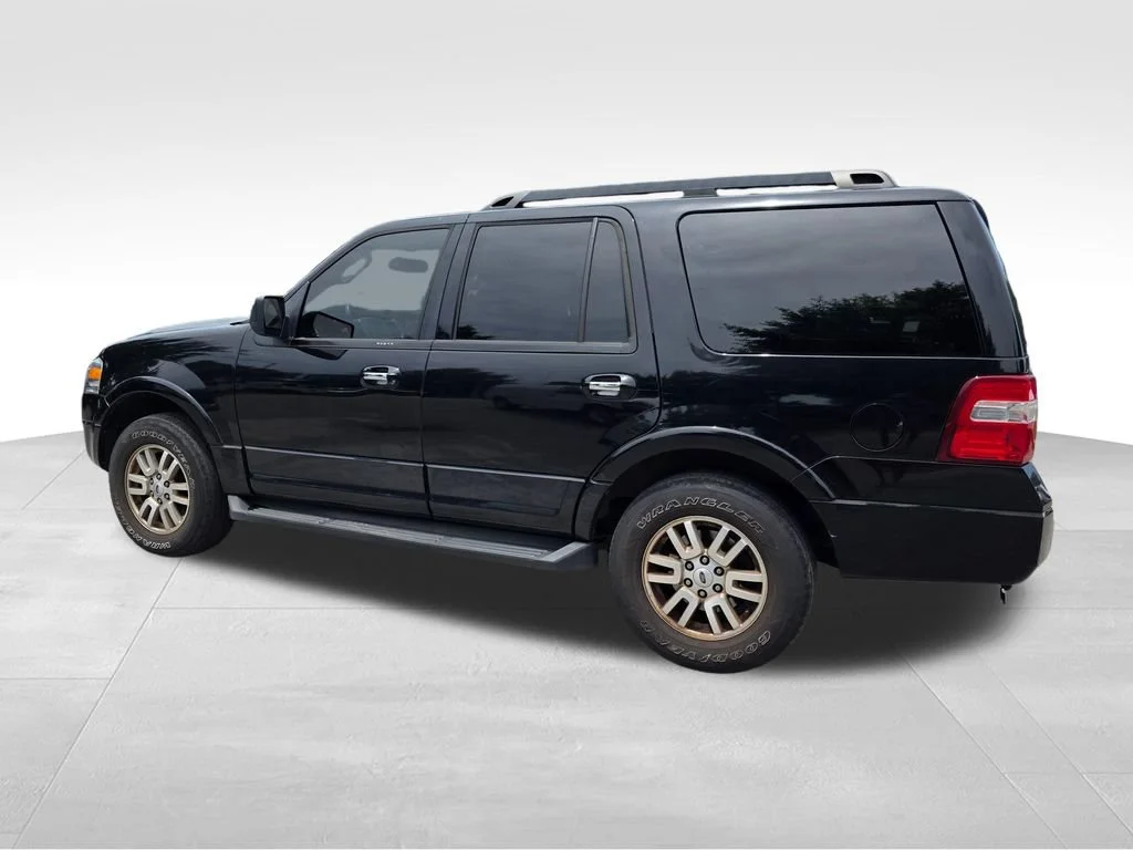 Used 2011 Black Ford XLT image 4