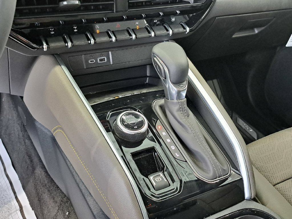 2026 Chevrolet Colorado ZR2 - Photo 11