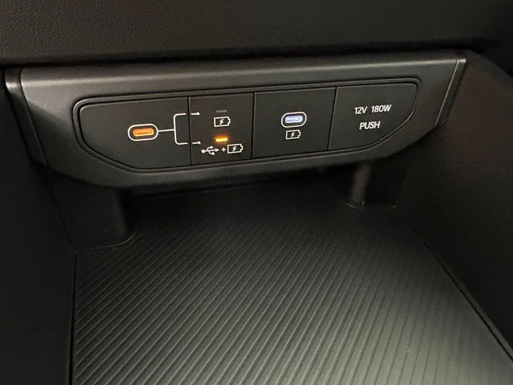 New 2026 Snow White Pearl Kia LXS image 31