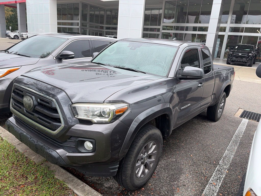 Used 2018 Gray Toyota SR5 image 2