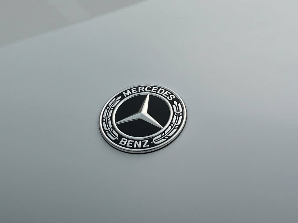 New 2026 MANUFAKTUR Moonlight White Metallic Mercedes-Benz GLS 450 image 70