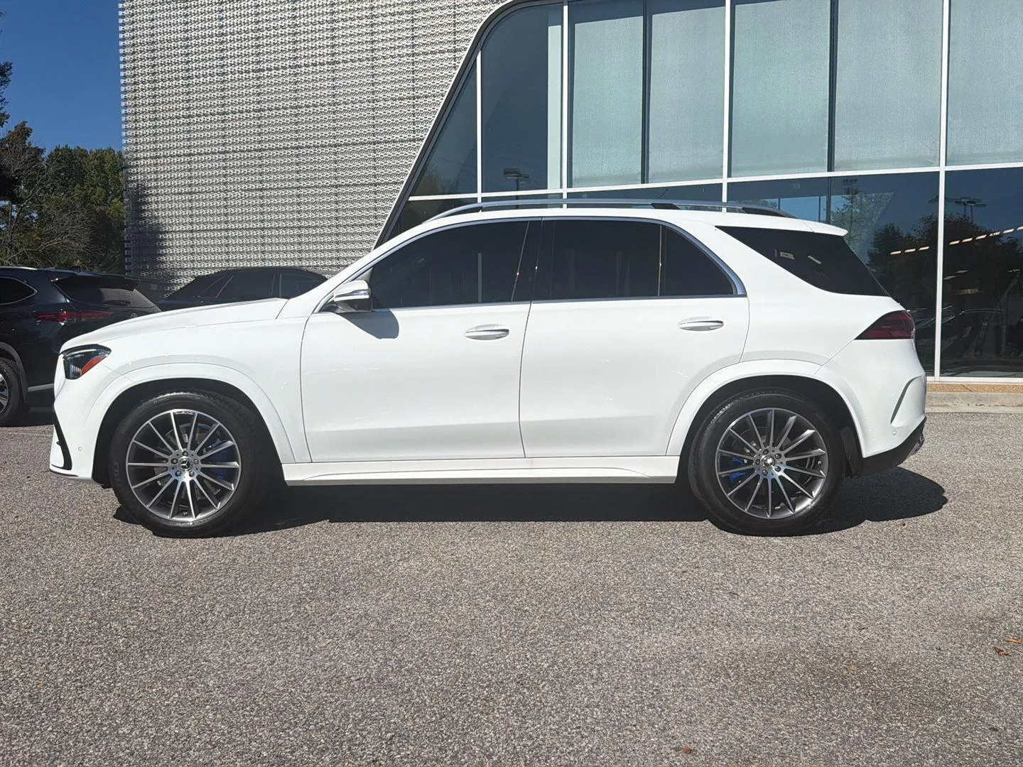 Used 2025 Polar White Mercedes-Benz GLE 450 image 3