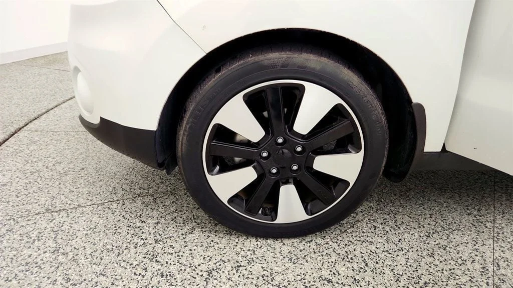 Used 2019 Clear White/Red Roof Kia + Automatic w/ Designer Pkg image 9