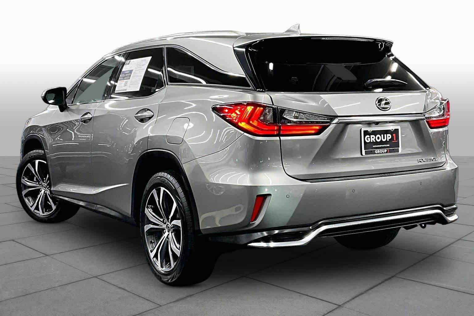Used 2018 Atomic Silver Lexus  image 11