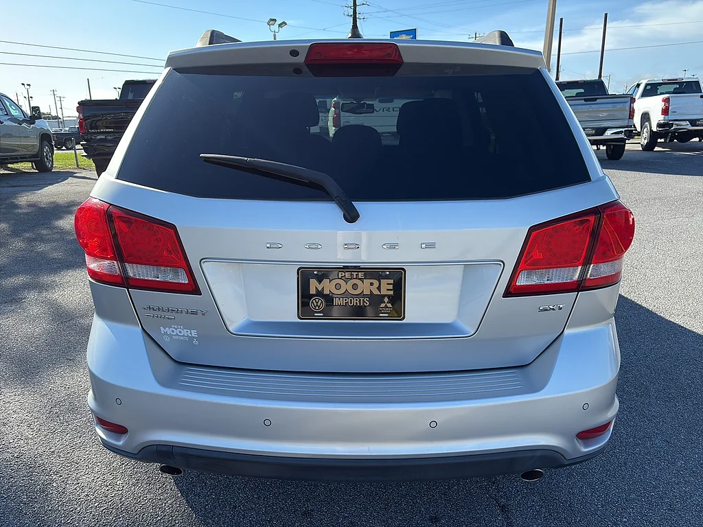 Used 2012 Bright Silver Metallic Clear Coat Dodge  image 7