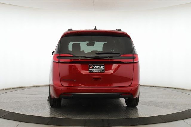 2026 Chrysler Pacifica Select - Photo 11