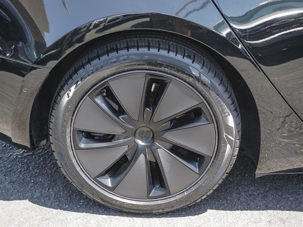 Used 2019 Solid Black Tesla Standard Range Plus image 7