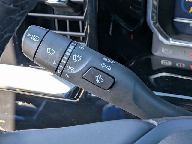 Used 2024 White Chevrolet LT image 29