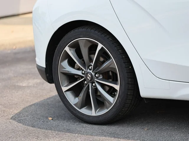 Used 2019 Chalk White Hyundai 2.0 Premium image 6