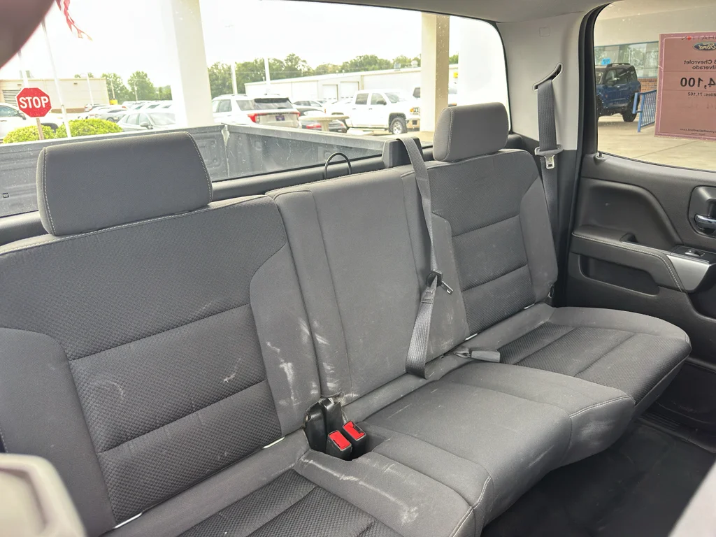 Used 2018 Summit White Chevrolet LT image 21