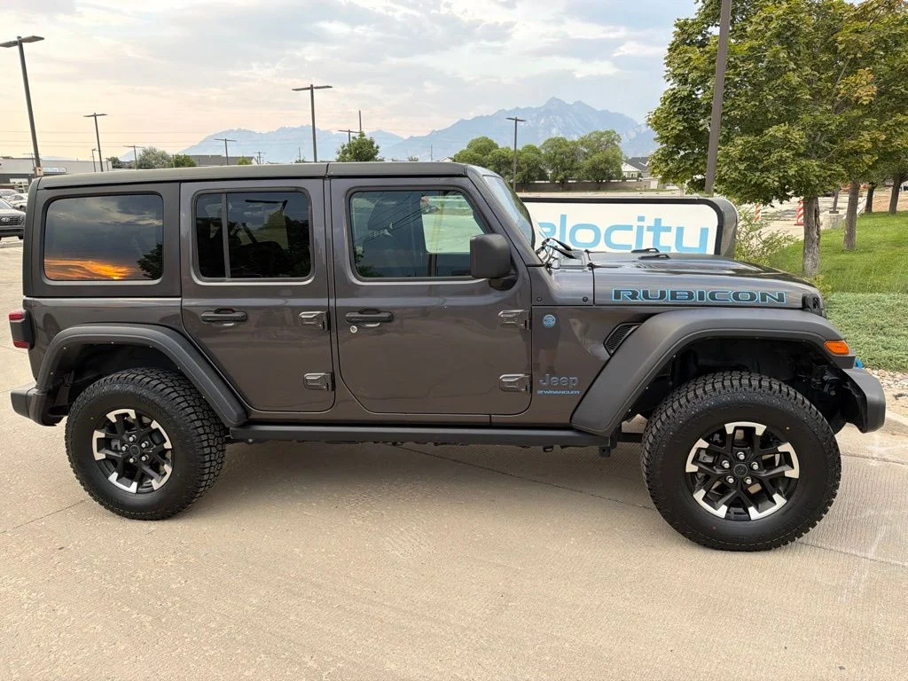 Used 2024 Gray Jeep Rubicon 4xe image 8