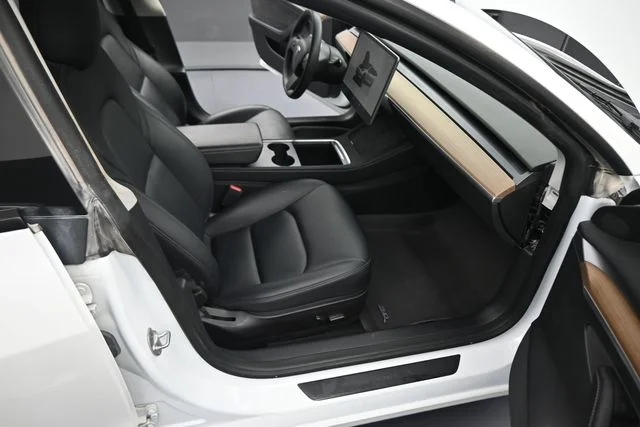 Used 2022  Tesla Long Range image 63