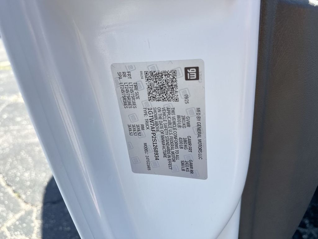 Used 2025 Summit White GMC Work Van image 66