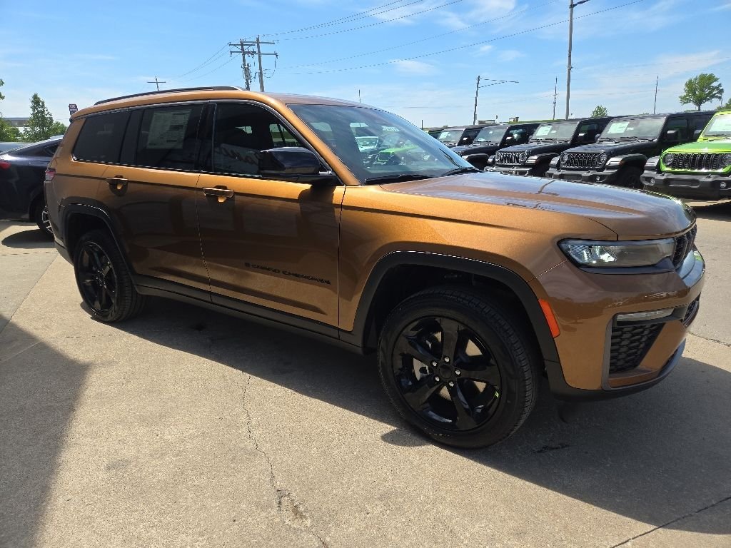 New 2026 Copper Shino Metallic Clear-Coat Exterior Paint Jeep Limited image 13