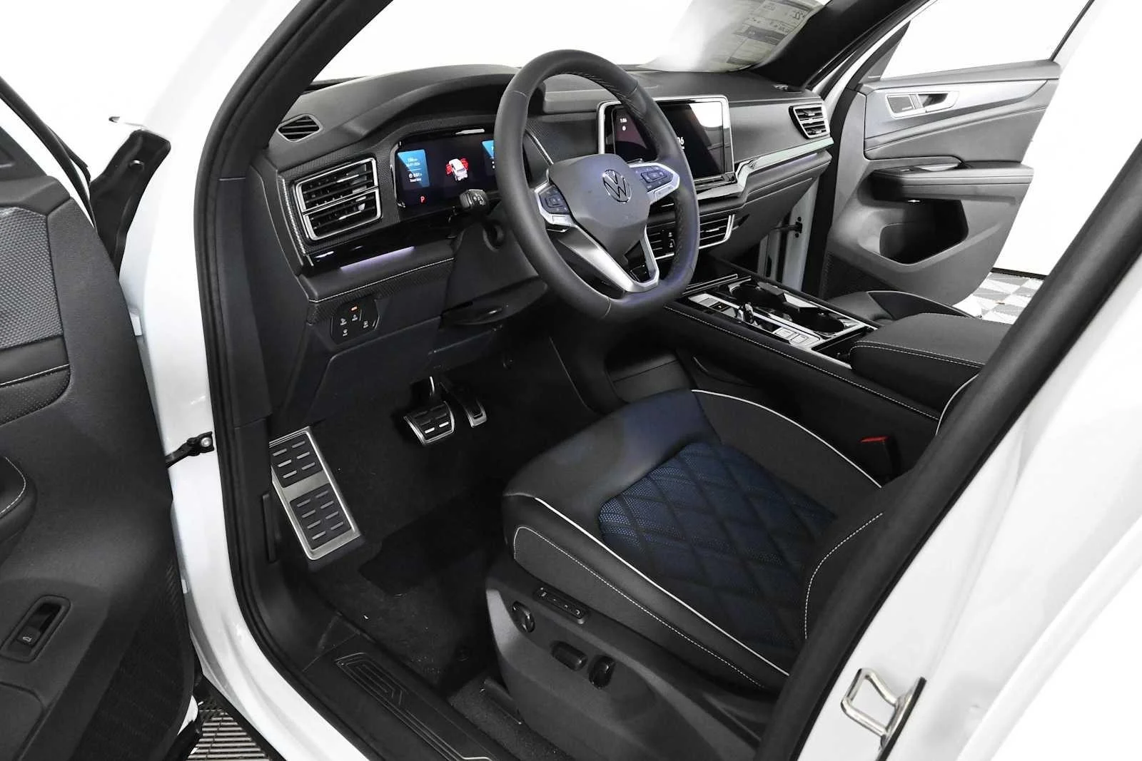 New 2026 opal white pearl Volkswagen 2.0T SEL Premium R-Line image 19