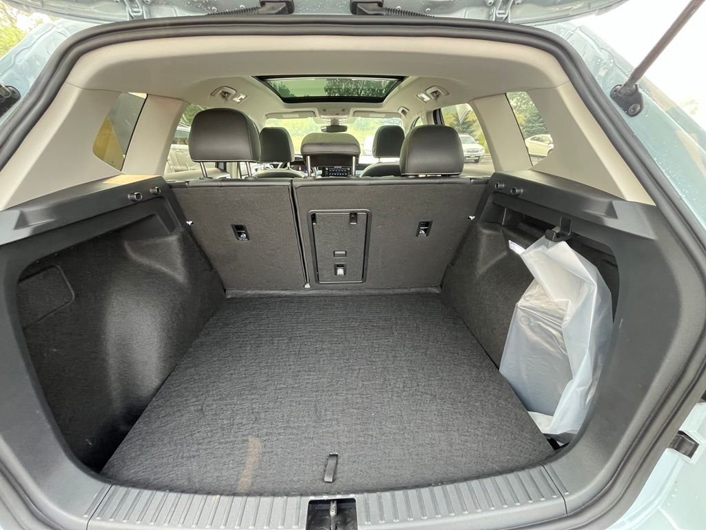 Used 2025 Gray Volkswagen 1.5T SE image 31