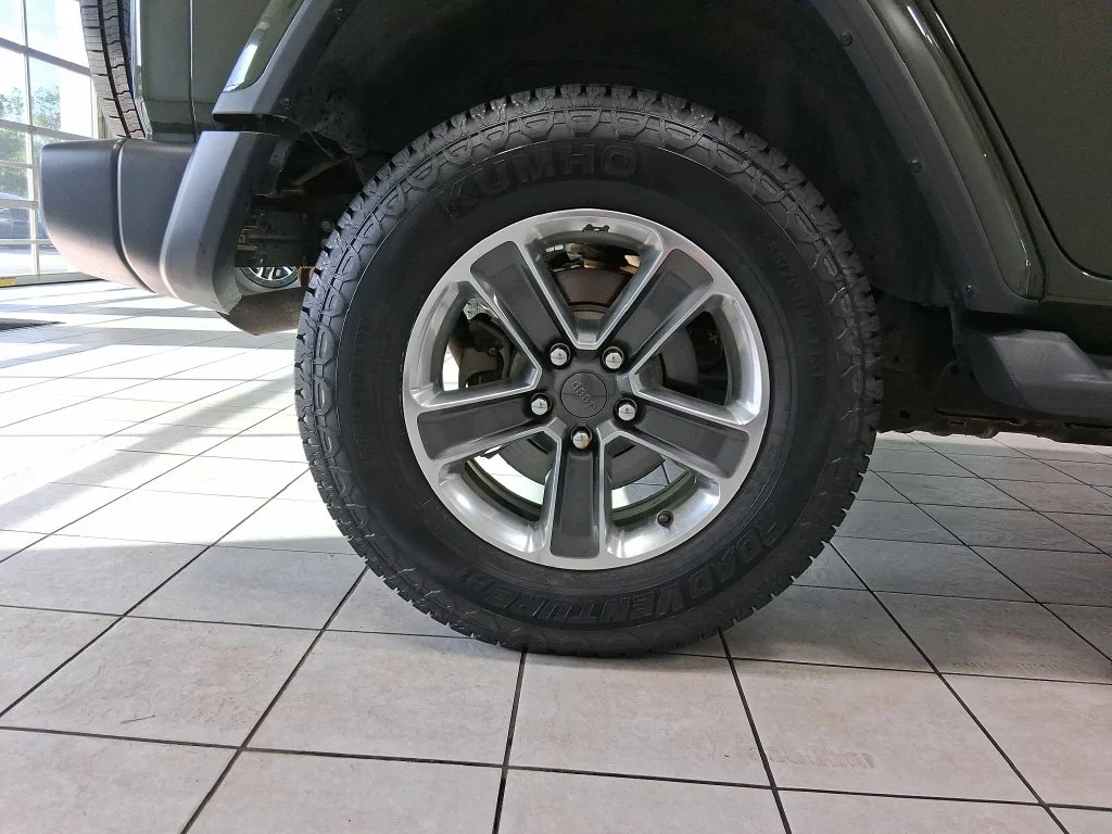 Used 2022 Green Jeep Unlimited Sahara image 30