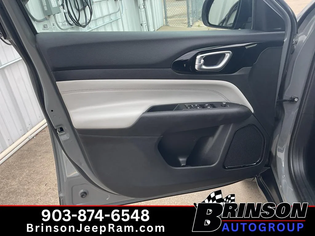 Used 2023 Grey Jeep Limited image 24