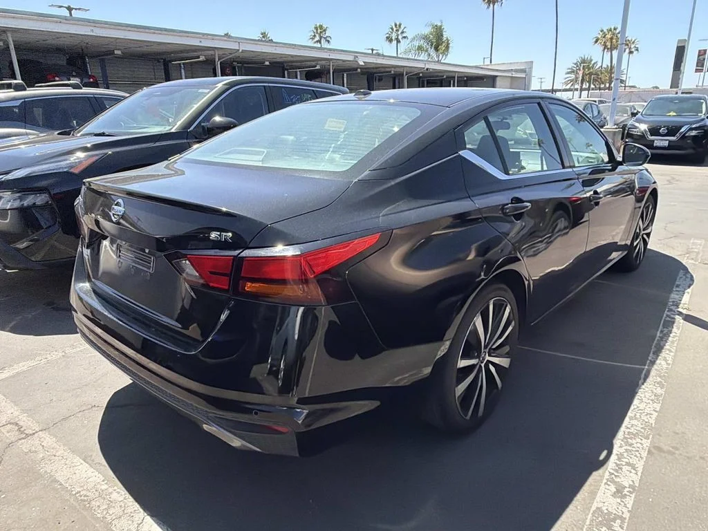 Used 2021 SUPER BLACK Nissan 2.5 SR image 5