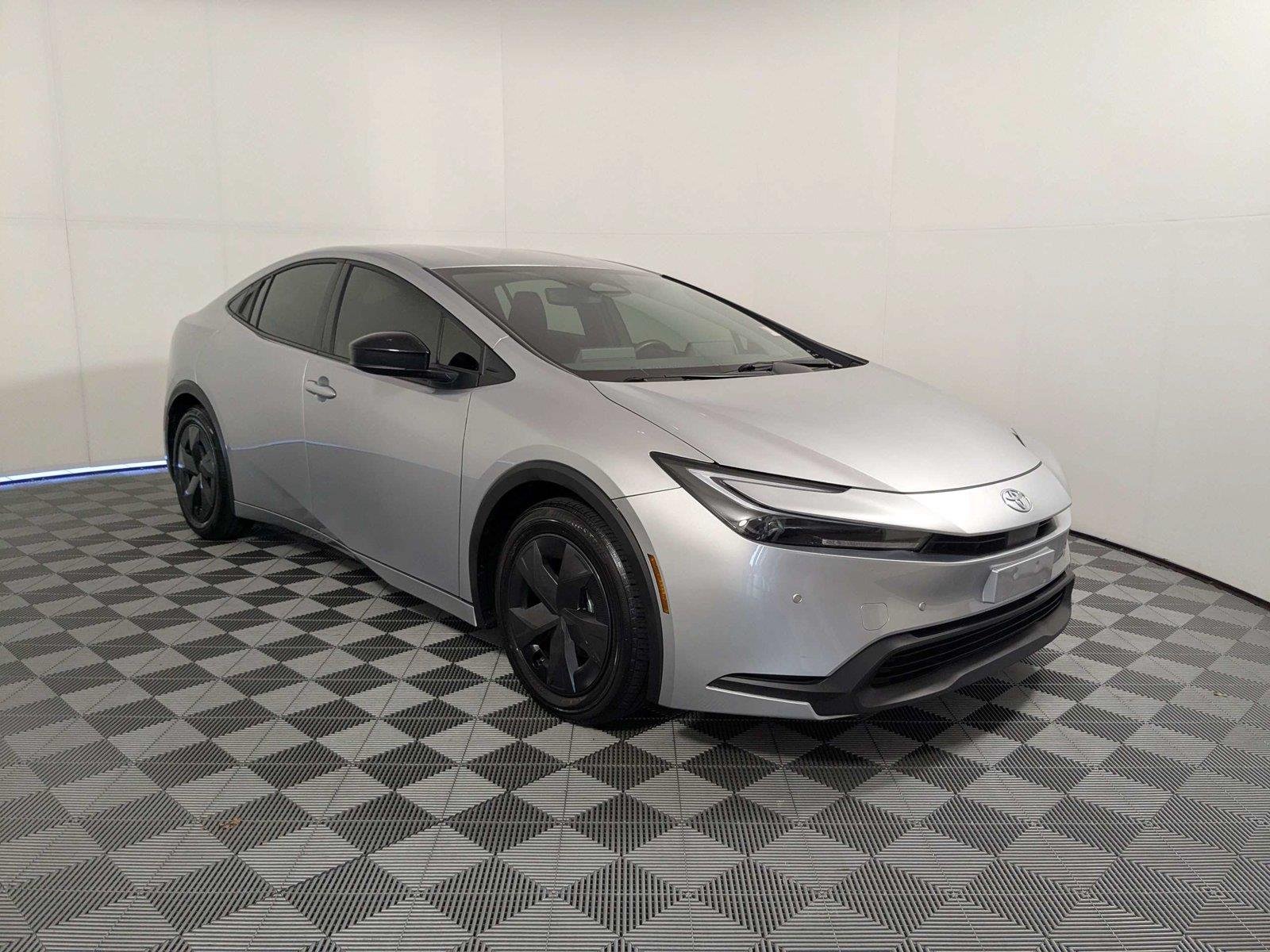 Used 2025 Cutting Edge Toyota LE image 3