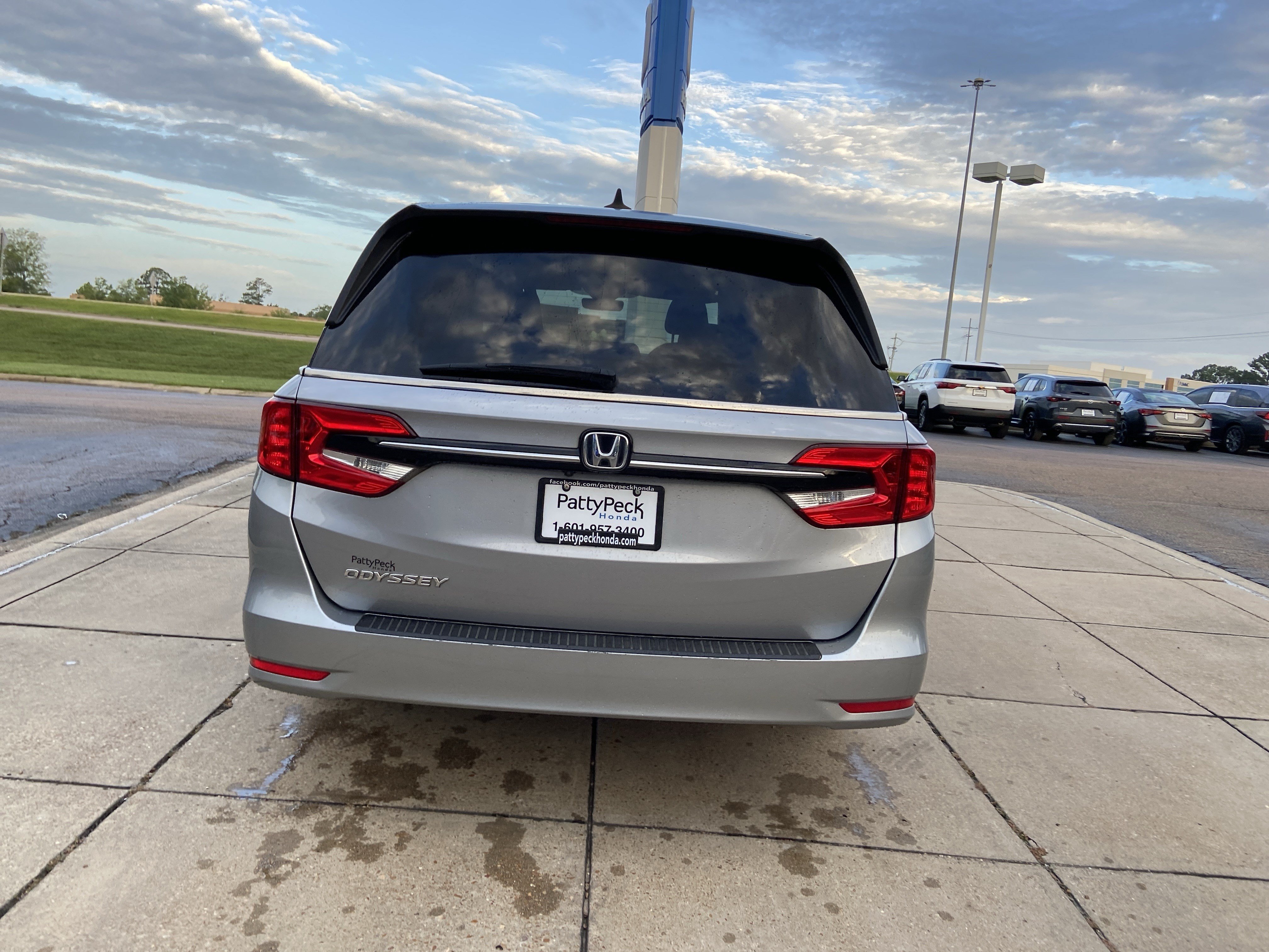 Used 2021 Lunar Silver Metallic Honda EX-L image 10