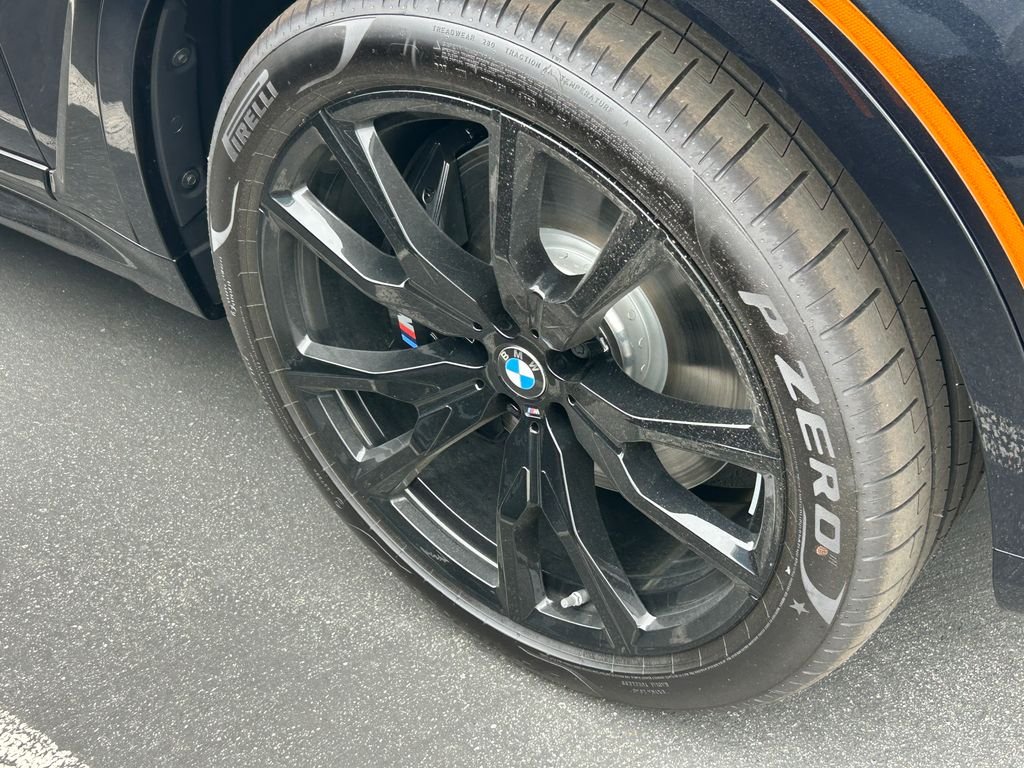 New 2027 Carbon Black Metallic BMW M60i image 3