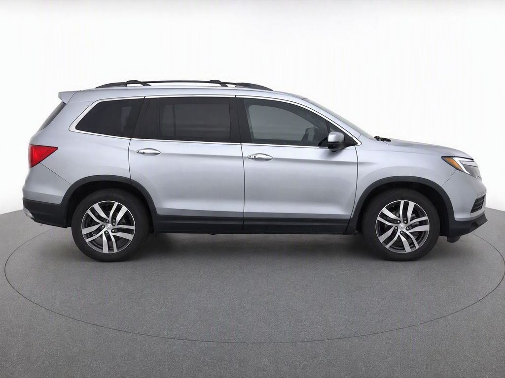 Used 2018 Silver Honda Touring image 8