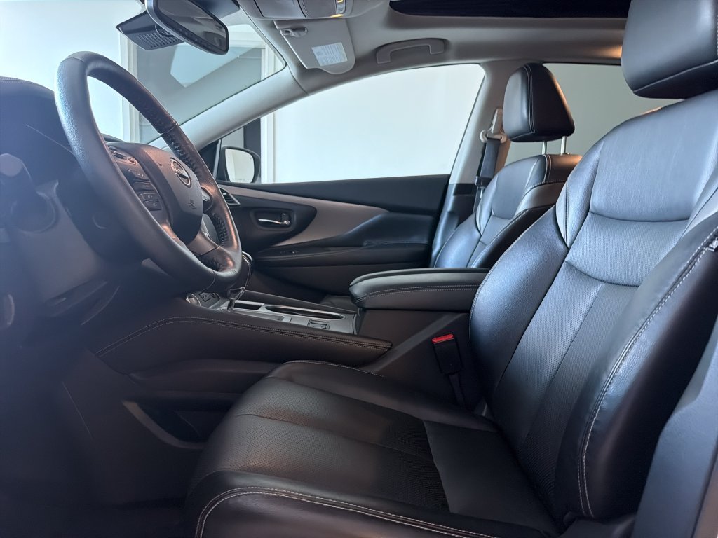 Used 2023 Pearl White Nissan SL image 13