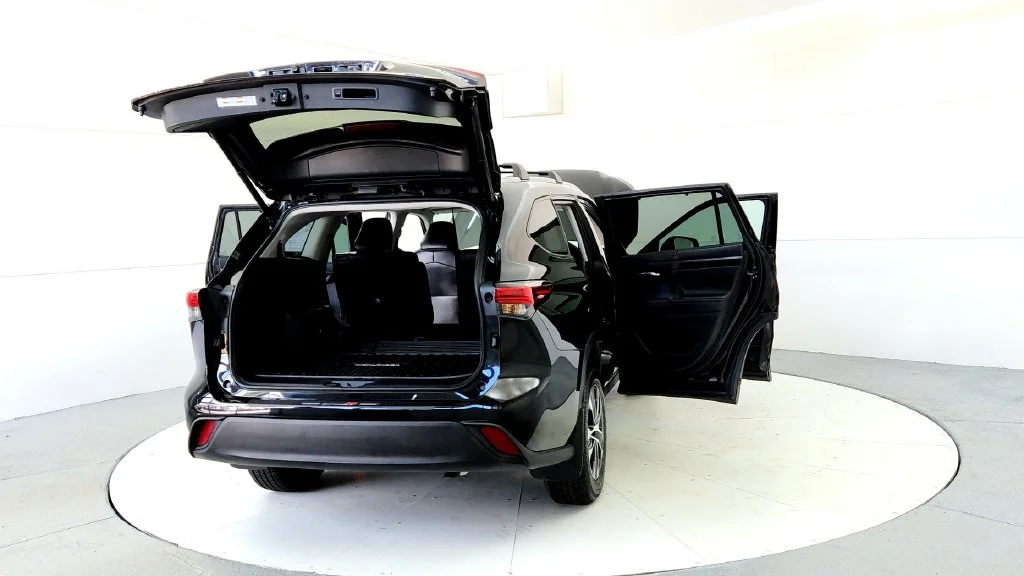Used 2023 Black Toyota XLE image 11