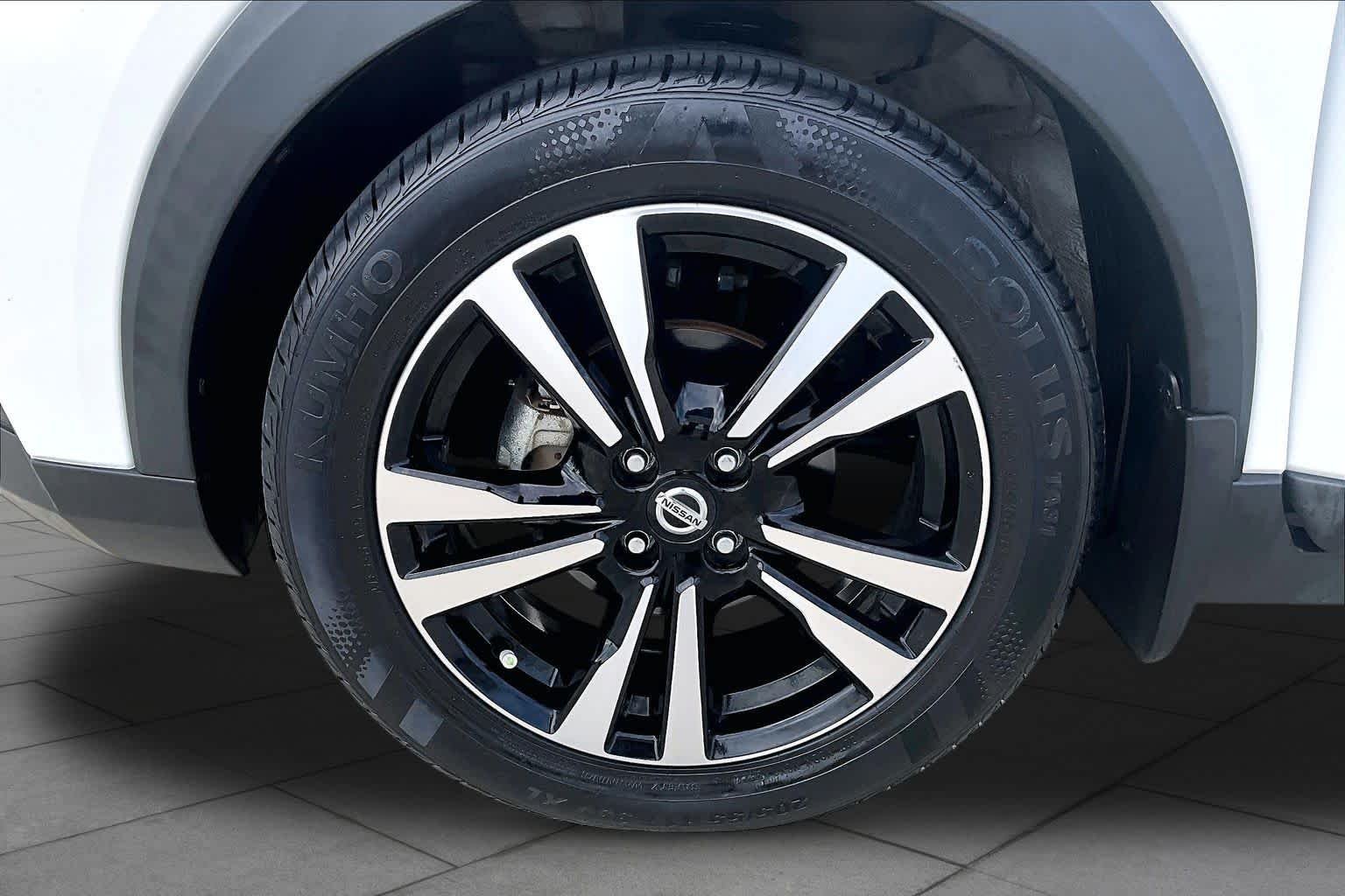 Used 2019 ASPEN WHITE TRI Nissan SV image 10