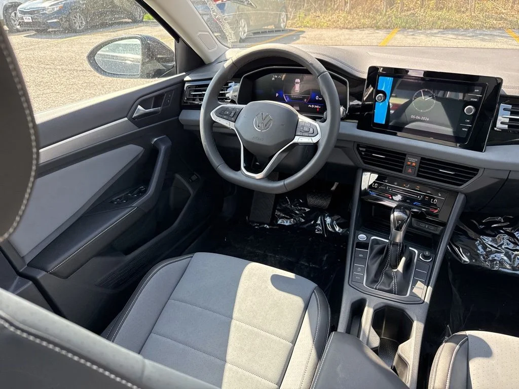 2026 Volkswagen Jetta SE - Photo 10