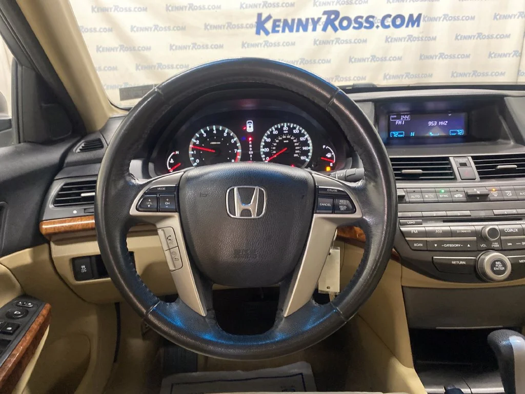 Used 2012 White Honda EX-L image 24